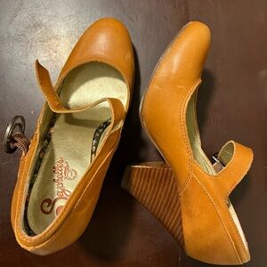 Seychelles Women's Tan Wedge Shoes
